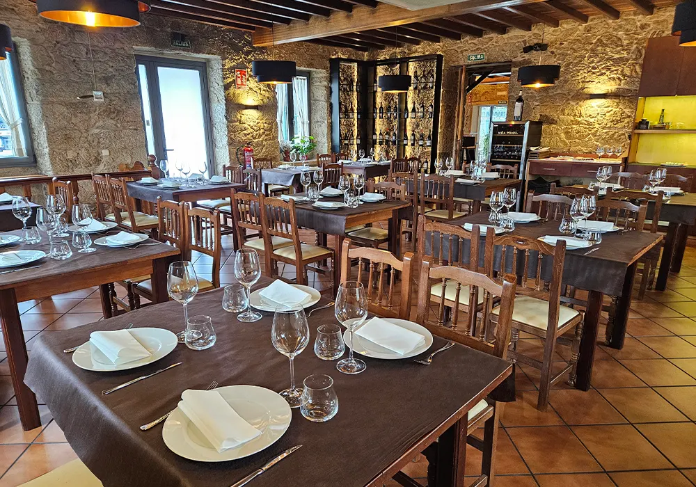 comedor en restaurante lar de manu