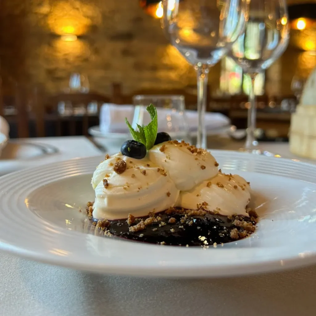 crema requeixo con amorodes